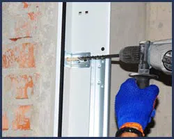 Neighborhood Garage Door Castro Valley, CA 510-904-4020 - side-door-repair-t-22-gr-23m